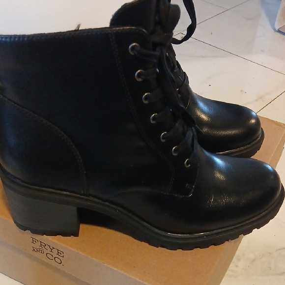 FRYE AND CO. Black Lace Up Boots - Picture 2 of 9